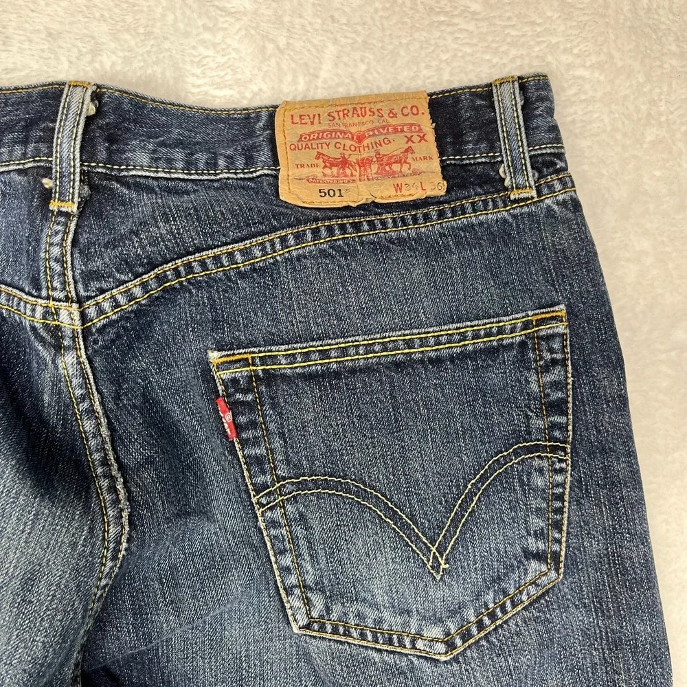 Levi's‎ 501 Jeans Mens Blue Denim Mid Rise Straight Button Fly 33X35.5 - Flaws